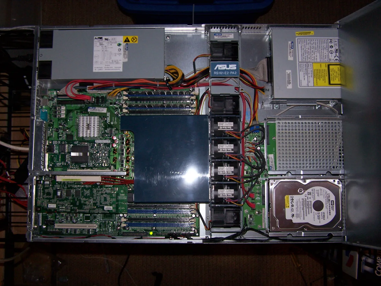 RAID calculator photo of a server chassis with multiple hard drive bays